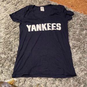 VS Pink Yankees T-shirt